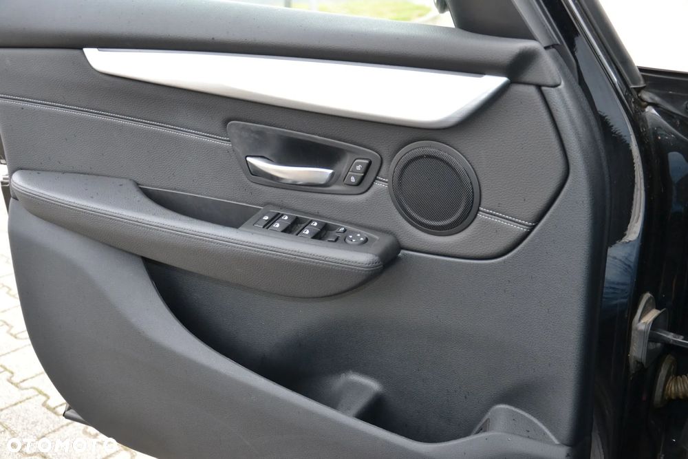 BMW Seria 2 218d - 27