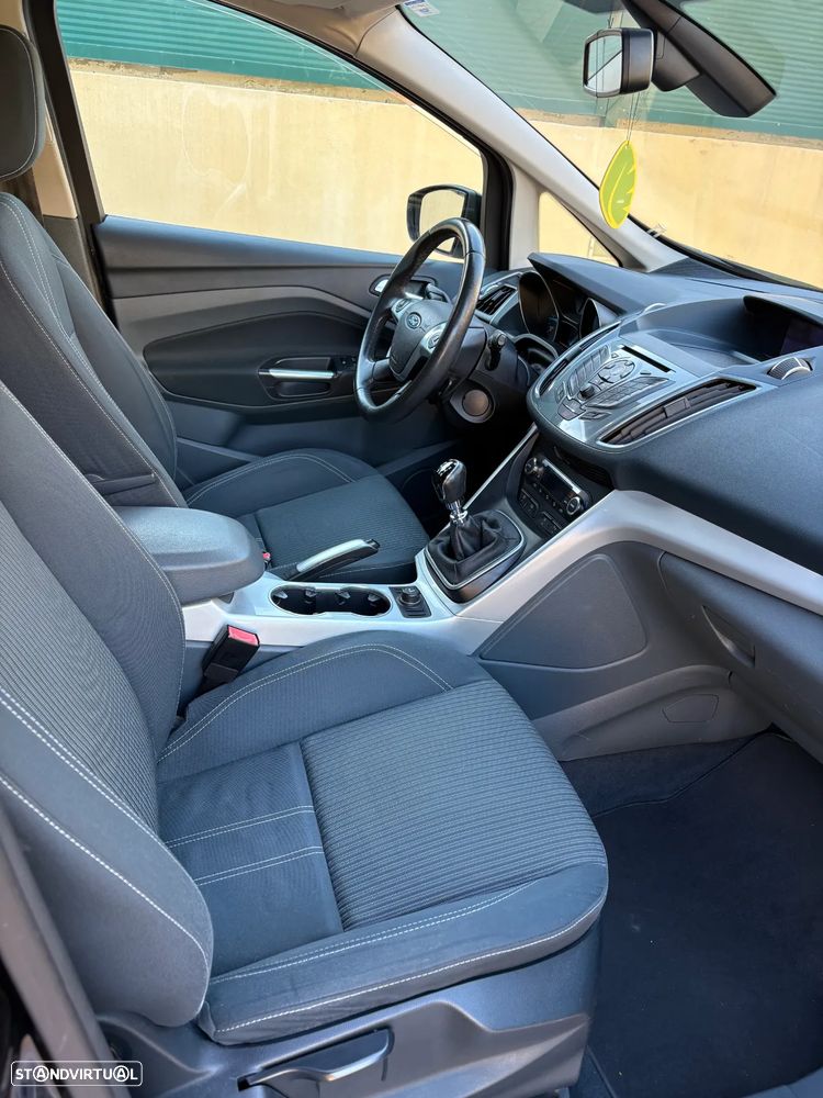 Ford Grand C-Max 1.6 TDCi Titanium - 19