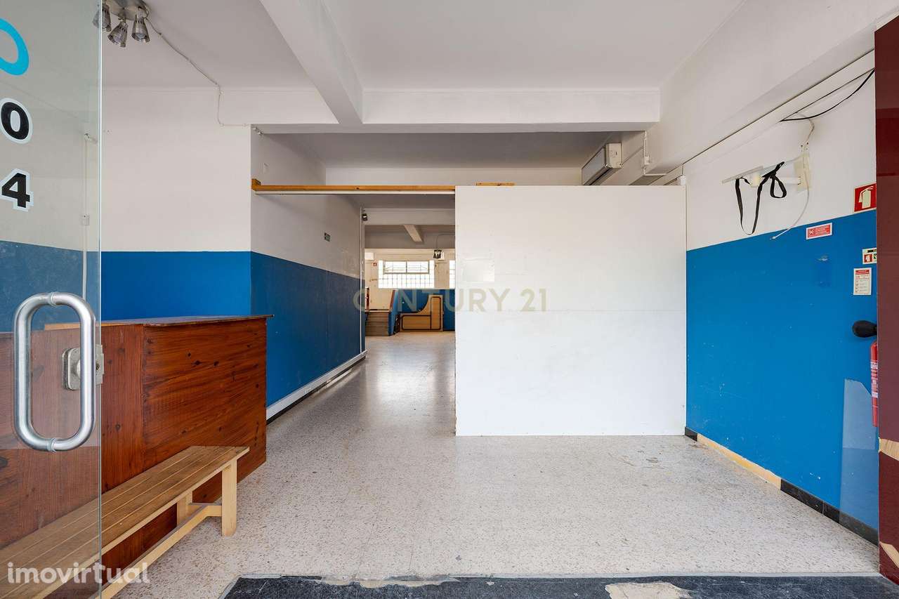 Loja | 140 m² em Benfica | Montra + Excelente Visibilidade - Grande imagem: 3/14