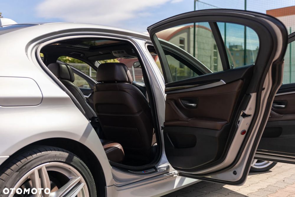 BMW Seria 5 520d xDrive - 10