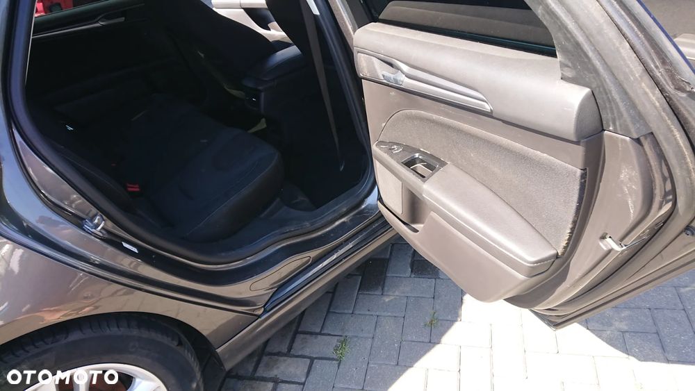 Ford Mondeo - 22