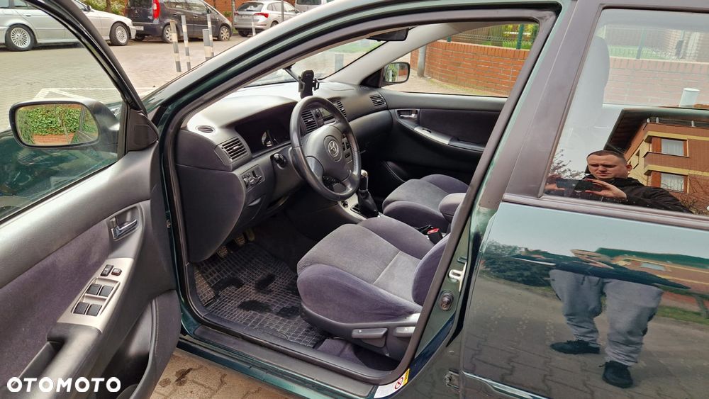 Toyota Corolla 1.6 VVT-i Sol - 10