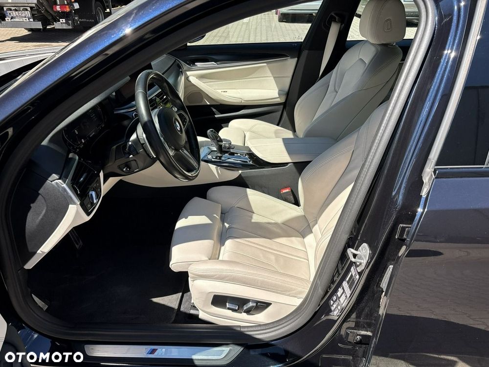 BMW Seria 5 530i xDrive mHEV M Sport sport - 10