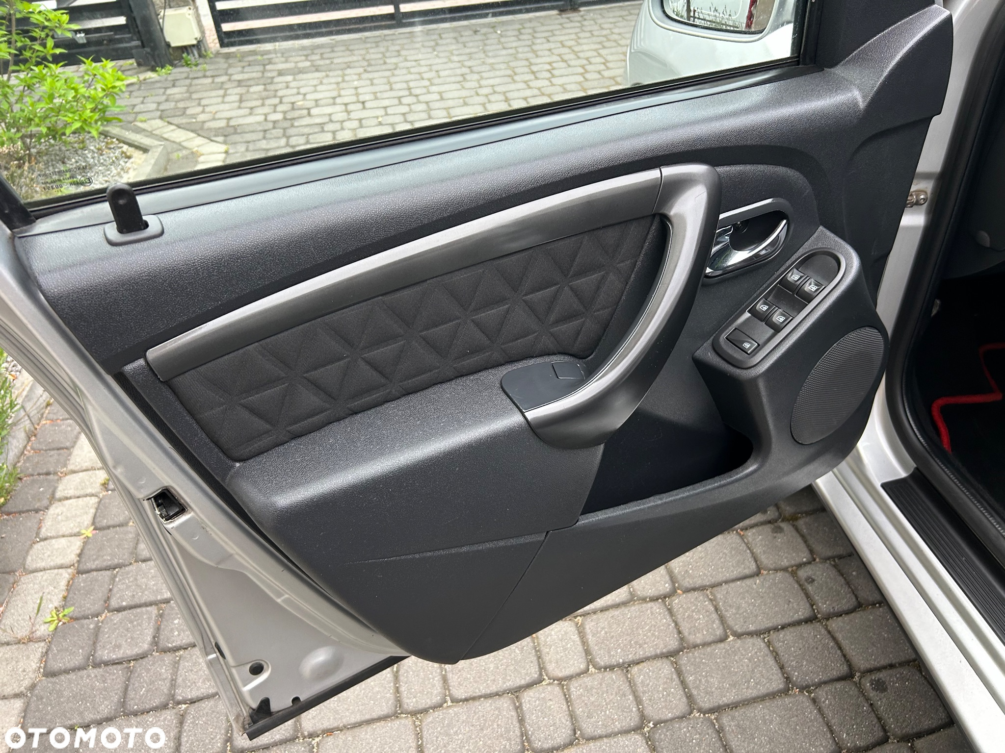 Dacia Duster 1.6 16V 4x2 Prestige - 12