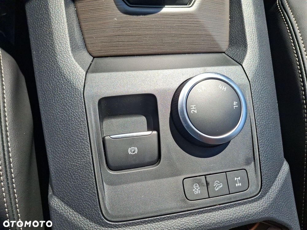 Volkswagen Amarok - 36