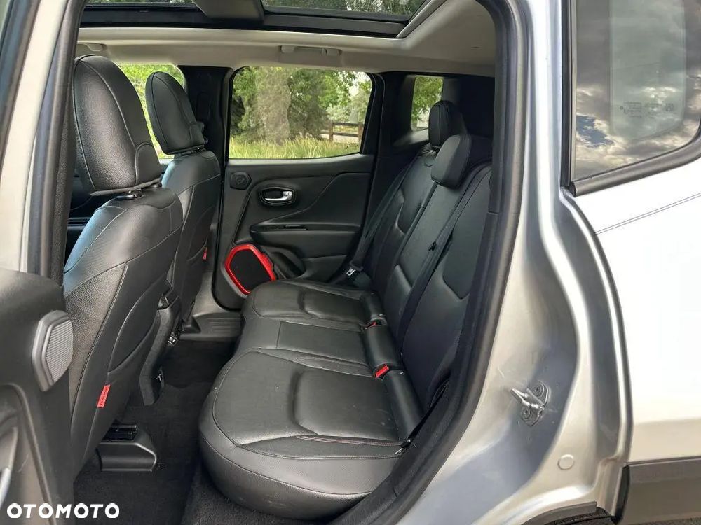 Jeep Renegade - 10