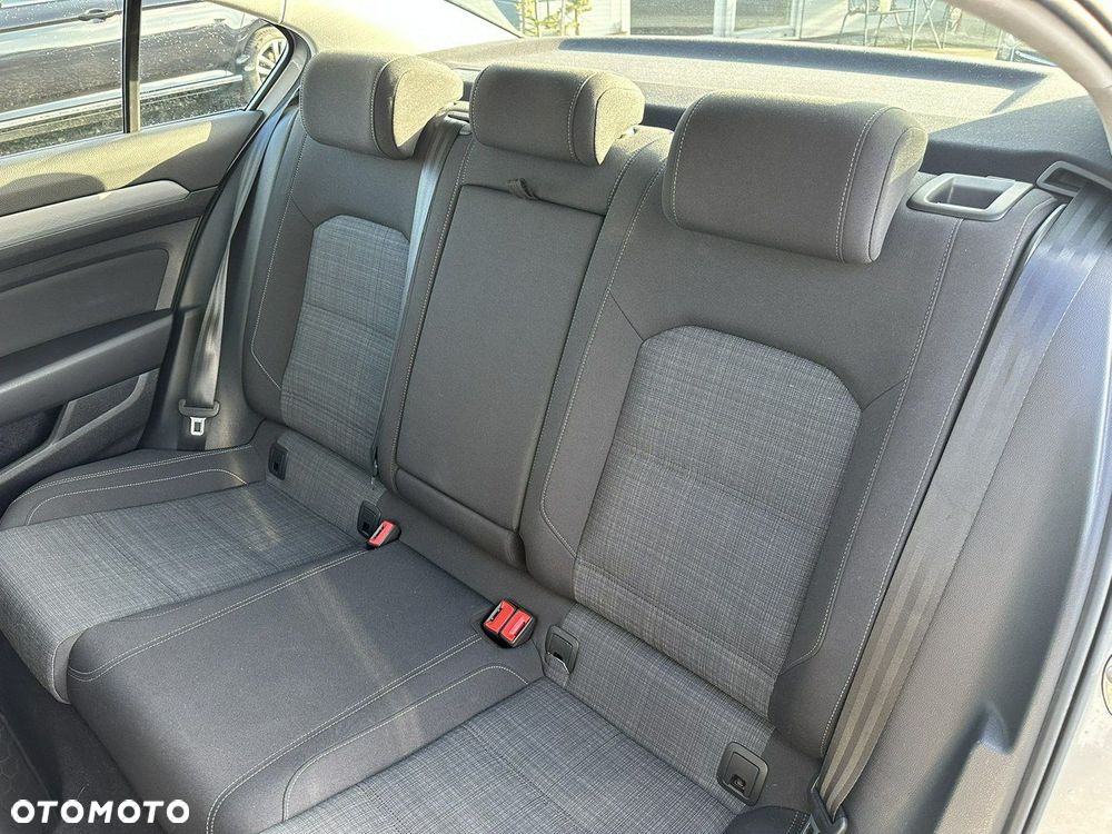 Volkswagen Passat 2.0 TDI EVO Business - 16