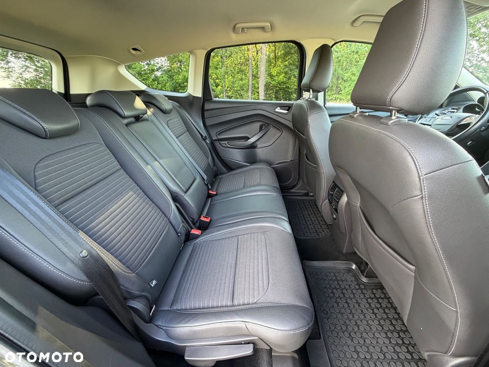 Ford Kuga - 12