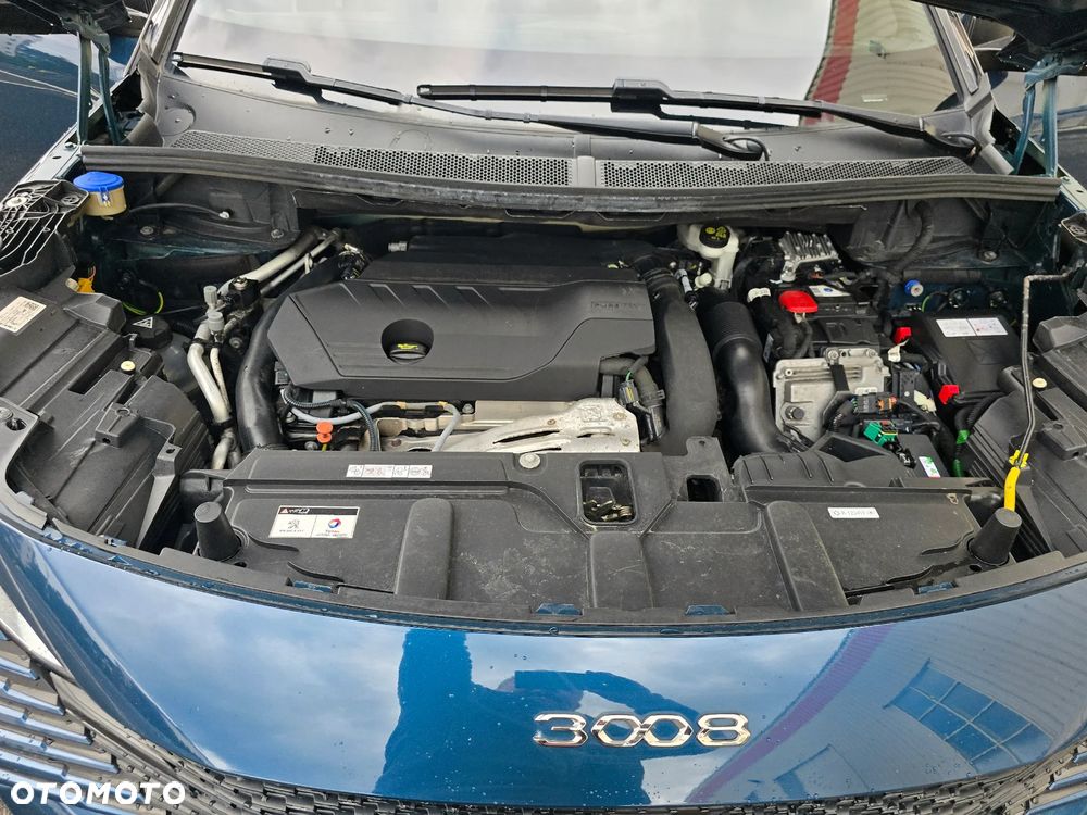 Peugeot 3008 1.6 PureTech HYbrid GT Line S&S EAT8 - 24