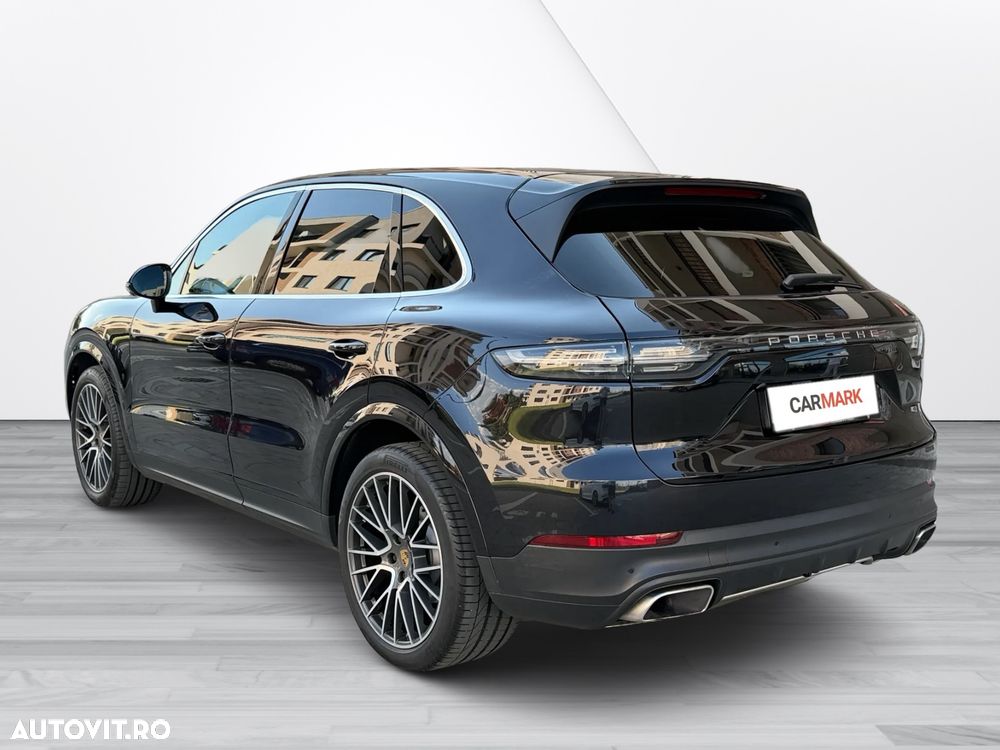 Porsche Cayenne - 4