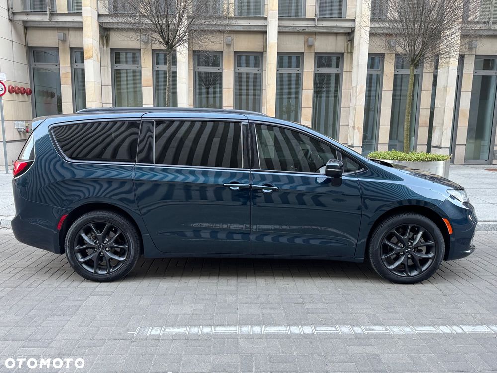 Chrysler Pacifica - 14