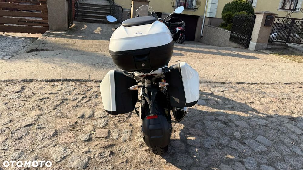 Aprilia Caponord - 8