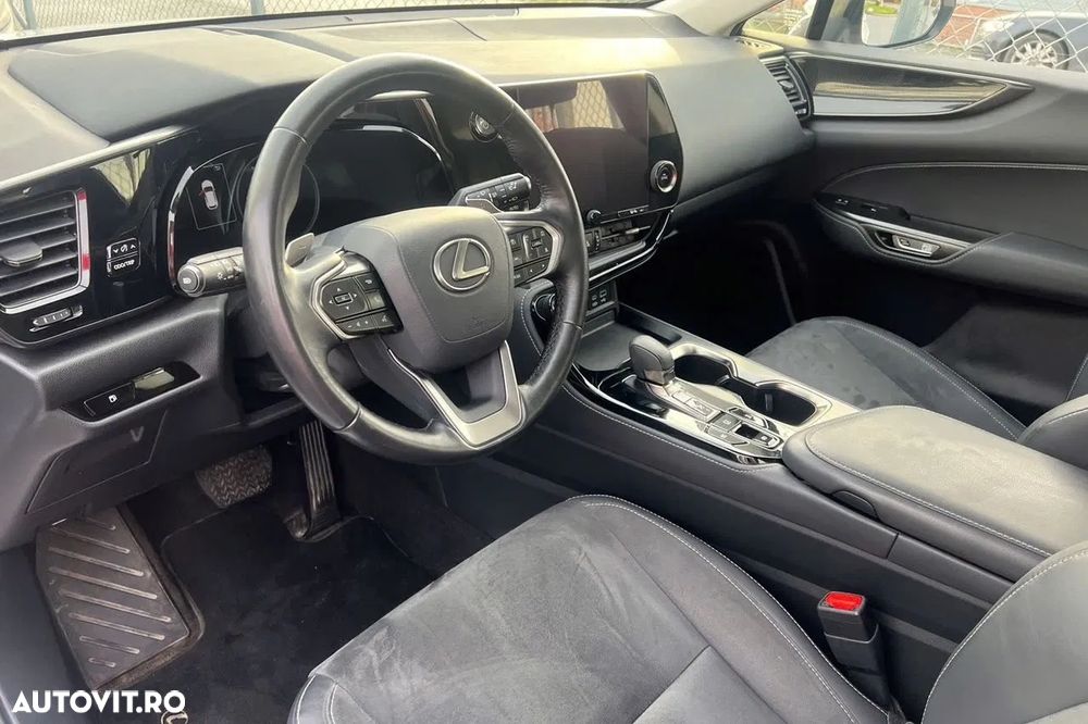 Lexus Seria NX 350h - 12