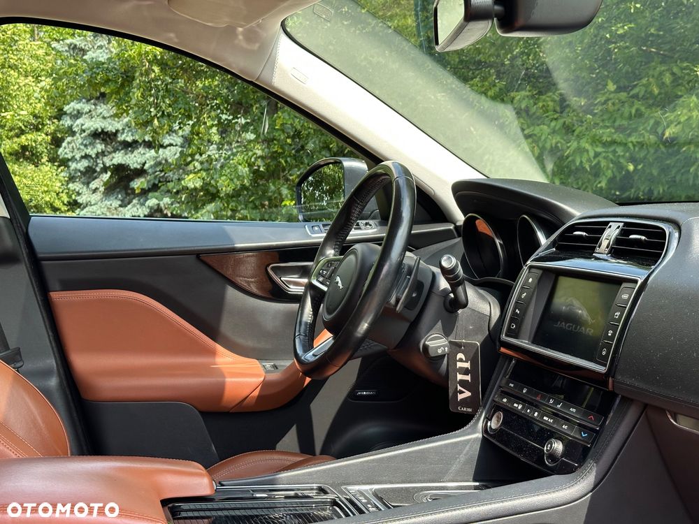 Jaguar F-Pace 2.0 i4D AWD Prestige - 17