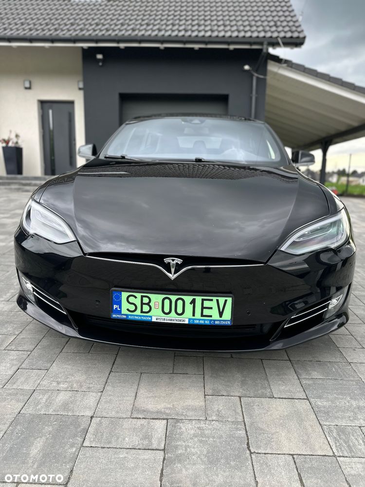 Tesla Model S - 3