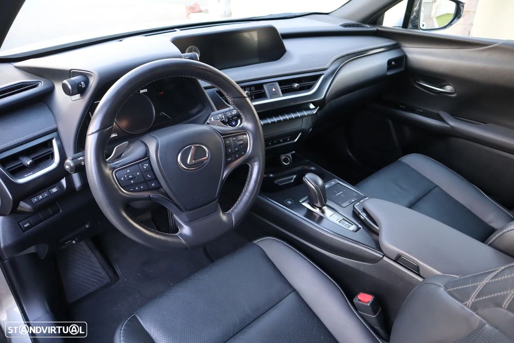 Lexus UX 300e Luxury - 16