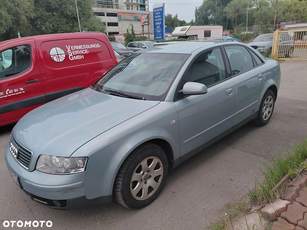 Audi A4 Limousine - 4