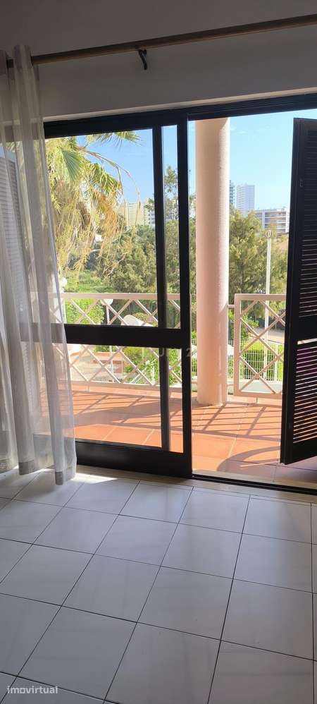 Apartamento T1 em Portimão com Piscina e Estacionamento - Grande imagem: 4/23