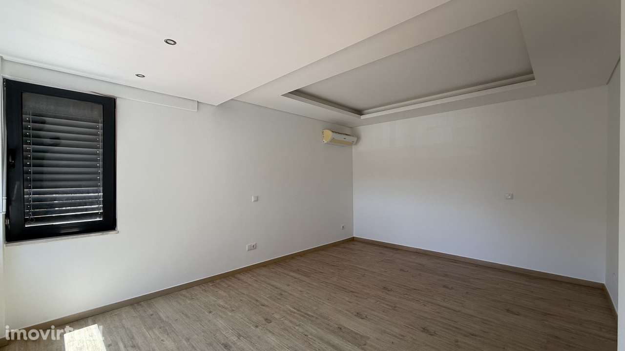 Apartamento T3 totalmente renovado em Pinhal Novo - Grande imagem: 3/19