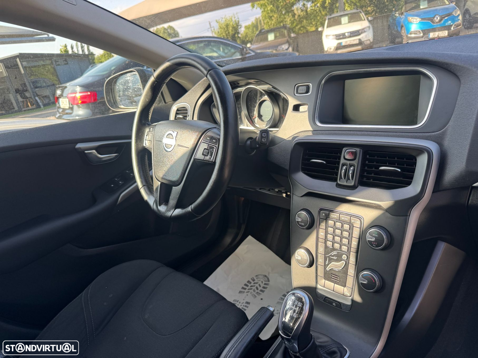 Volvo V40 1.6 D2 Kinetic - 9