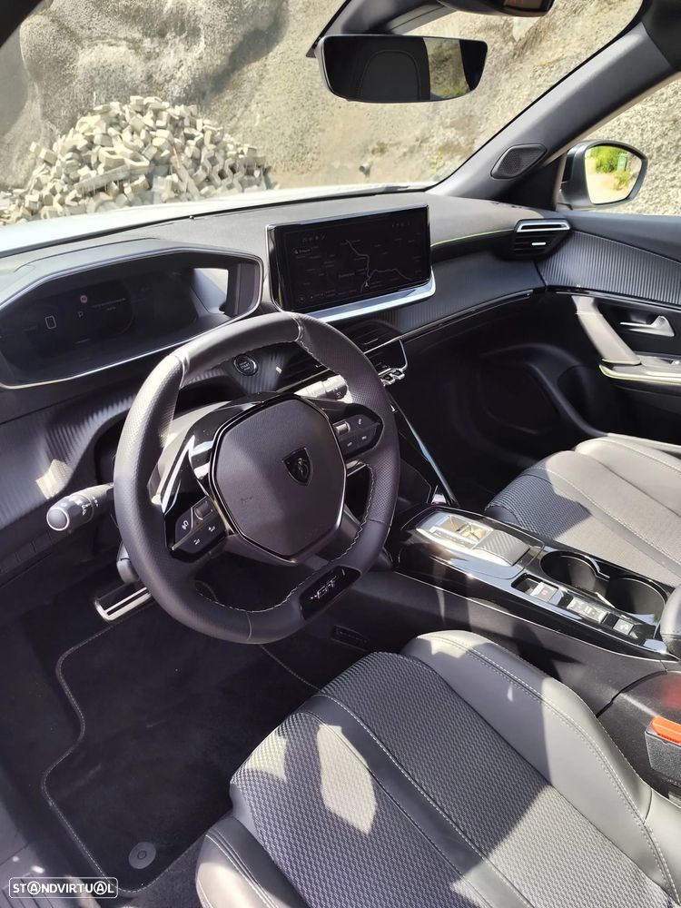 Peugeot e-2008 50 kWh GT - 5