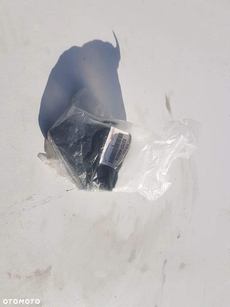 TOYOTA HILUX FORTUNER WSPORNIK FARTUCH BŁOTNIKA PRZÓD 53707-KK010 - 1