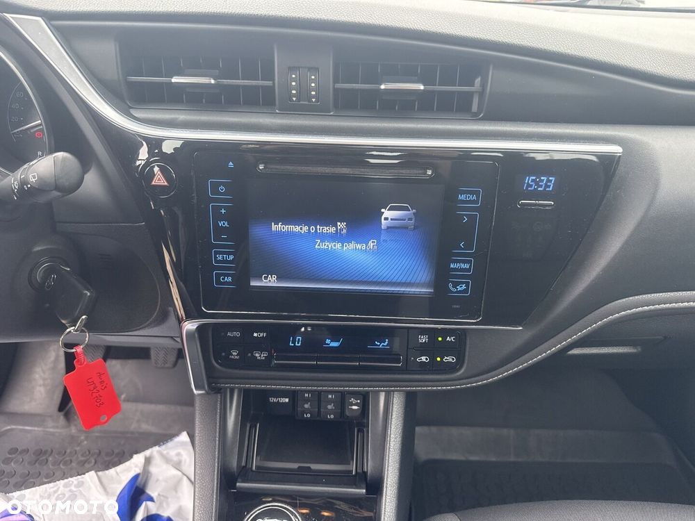 Toyota Auris 1.6 Premium Comfort - 22