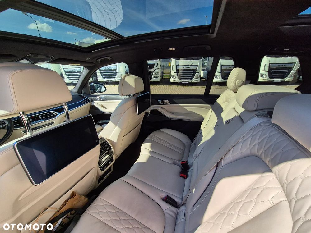 BMW X7 M50d sport - 9