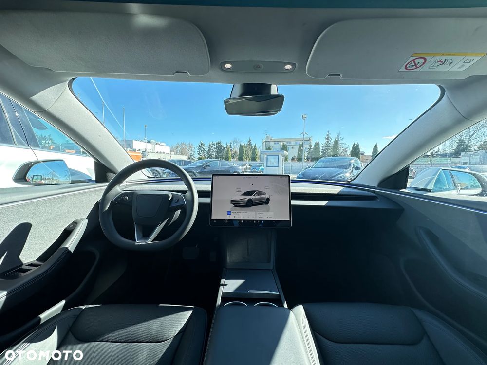 Tesla Model 3 - 4