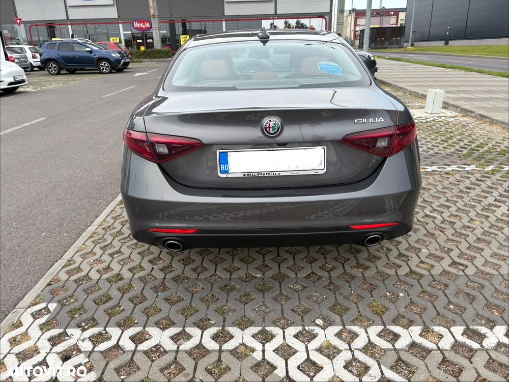 Alfa Romeo Giulia 2.2 JTDM Aut. Super - 3