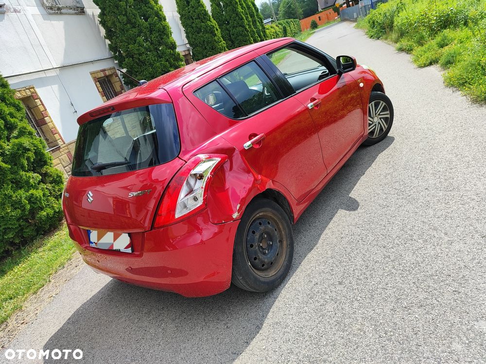 Suzuki Swift - 4
