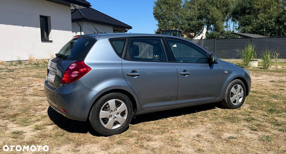 Kia Ceed 1.4 CVVT Attract - 3