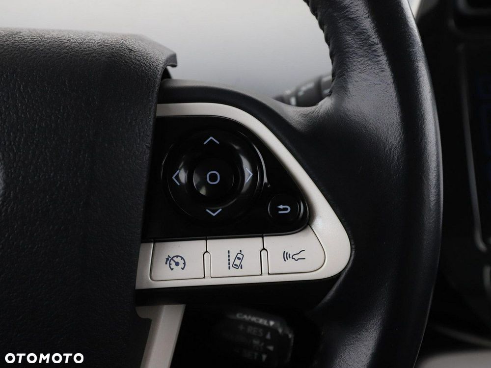 Toyota Prius 1.8 Hybrid Premium - 33