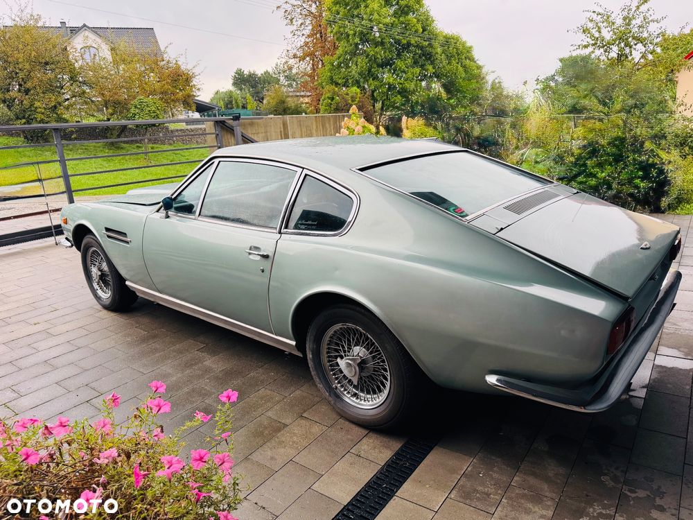 Aston Martin DBS - 7