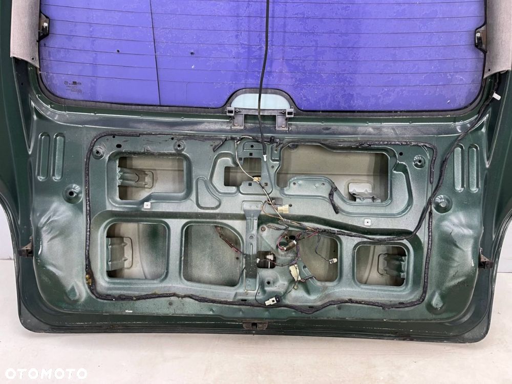 Klapa bagażnika Kia Carnival I 1 98-01r. przedlift - 14
