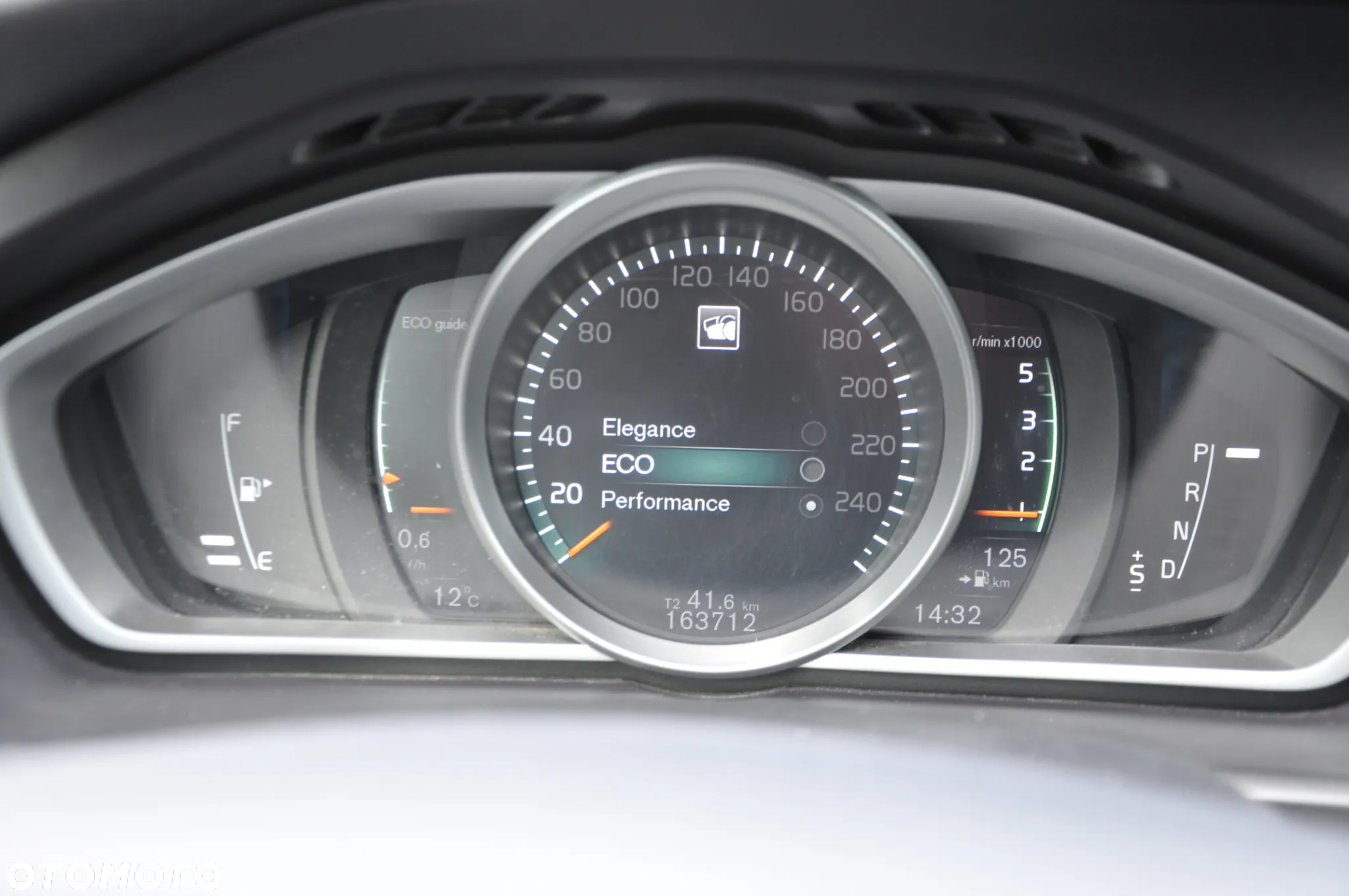 Volvo V40 D2 Drive-E Momentum - 23
