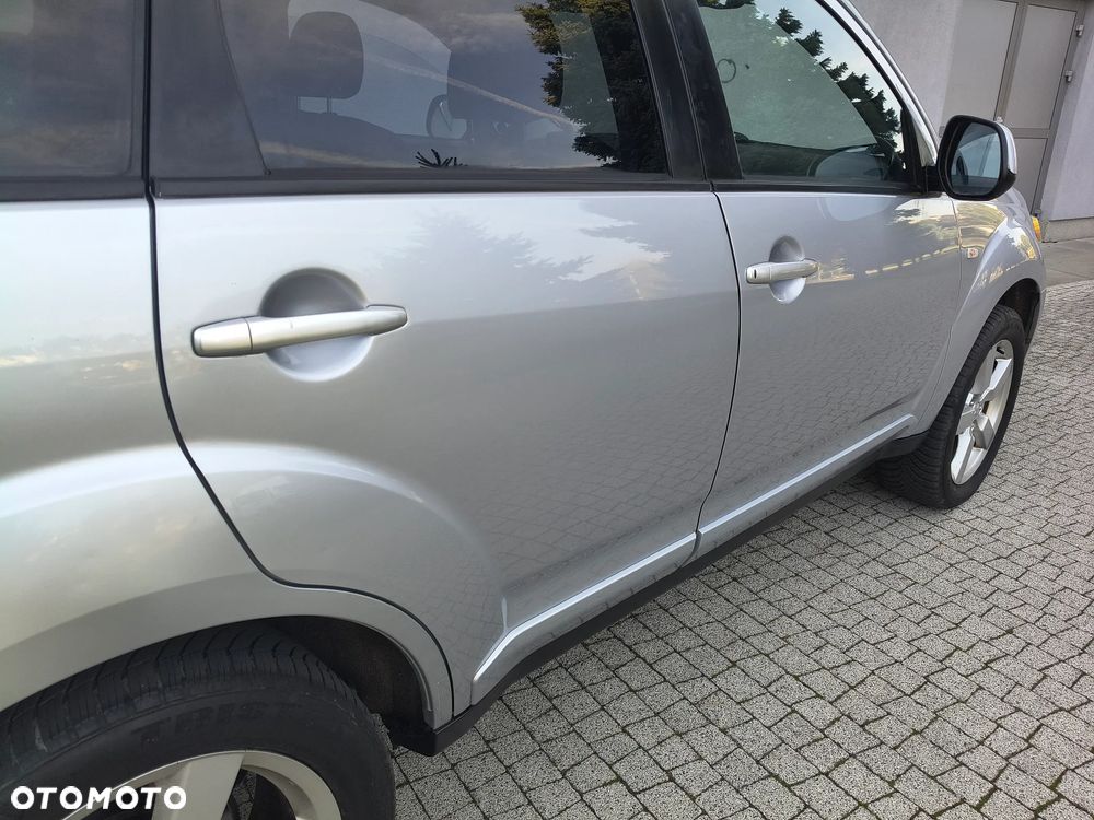 Mitsubishi Outlander 2.2 DI-D 4WD Instyle - 29