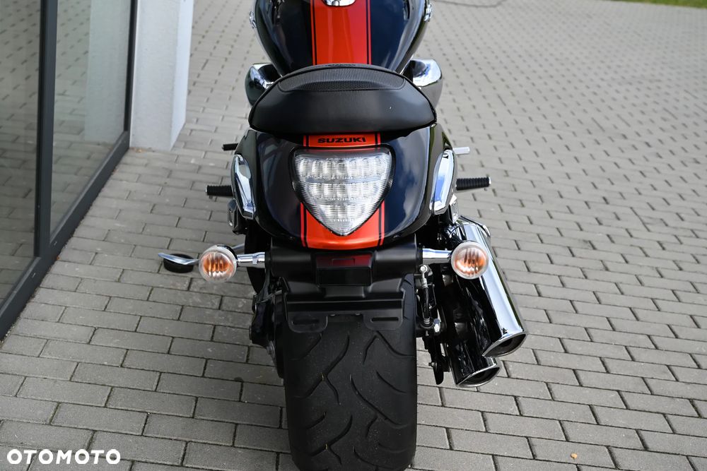 Suzuki Intruder - 8