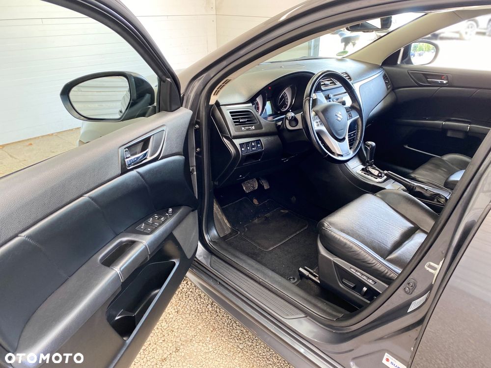 Suzuki Kizashi 2.4 Sport 4WD CVT - 7