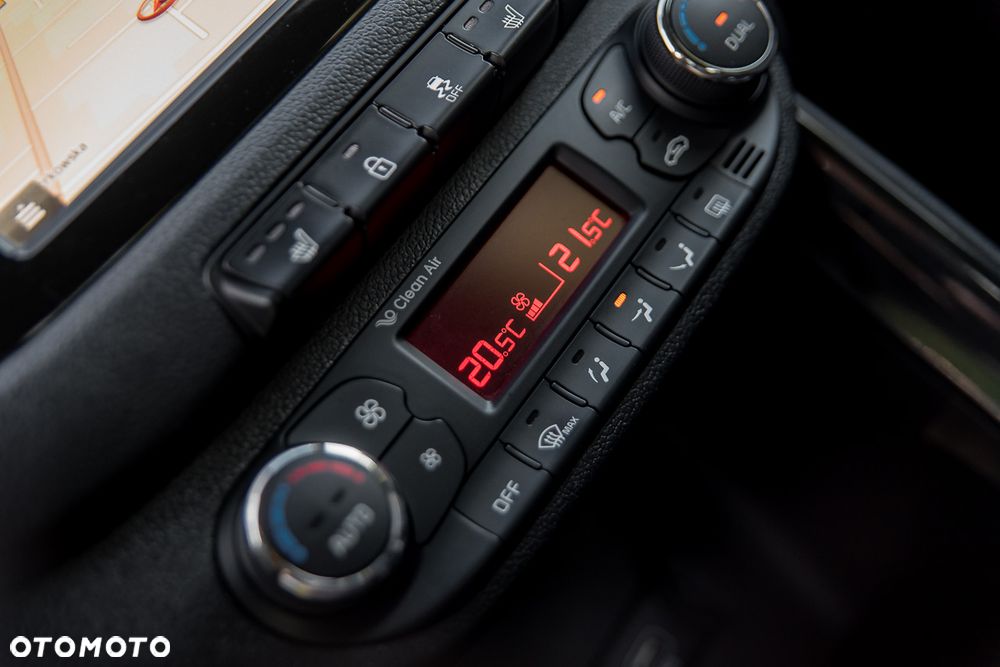 Kia Ceed 1.6 CRDi 136 ISG Platinum Edition - 22