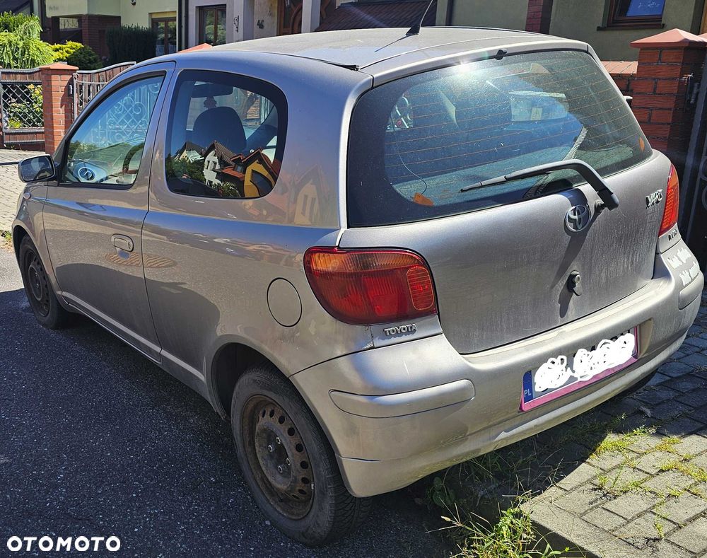 Toyota Yaris - 4