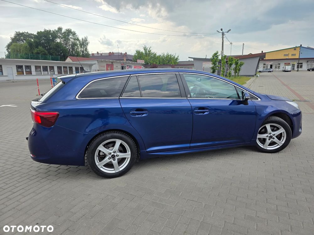 Toyota Avensis Touring Sports 1.8 Multidrive S Comfort - 22