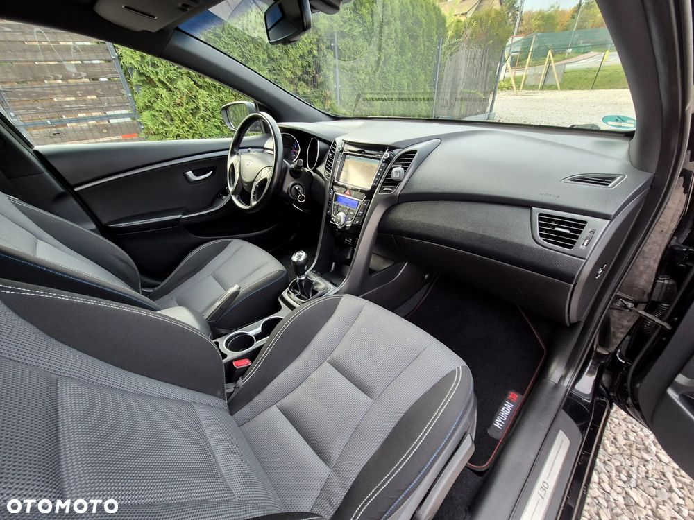 Hyundai i30 blue Kombi 1.6 GDi Passion - 34