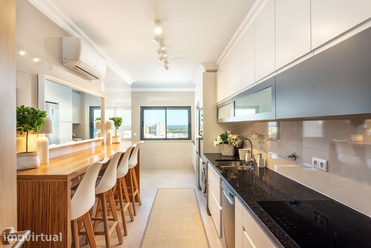 Apartamento T3 localizado na avenida principal de Faro - Grande imagem: 5/37