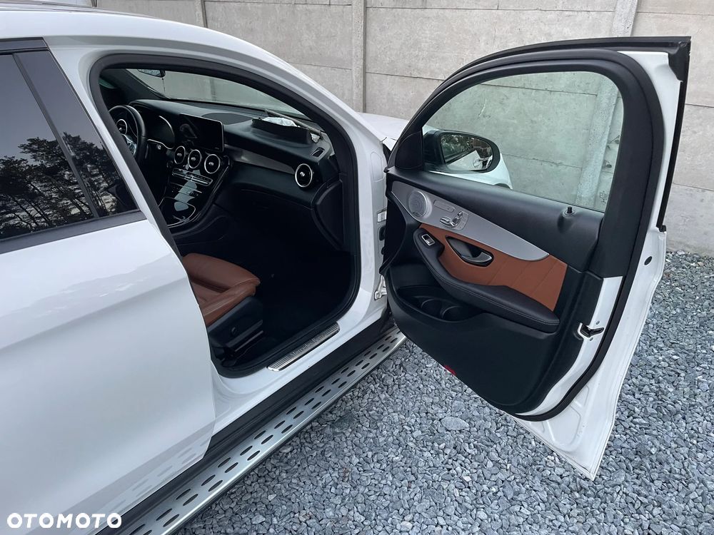 Mercedes-Benz GLC 220 d 4Matic 9G-TRONIC AMG Line - 20