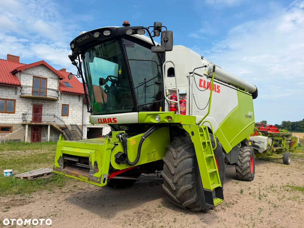 Claas Tucano 420, heder CLAAS VARIO 560, przystawka do kukurydzy CLAAS CORIO 675FC - 1