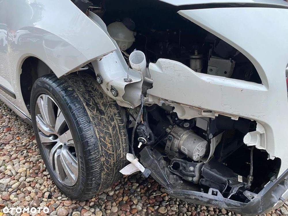 Peugeot 3008 PureTech 130 Stop & Start GPF Allure - 15