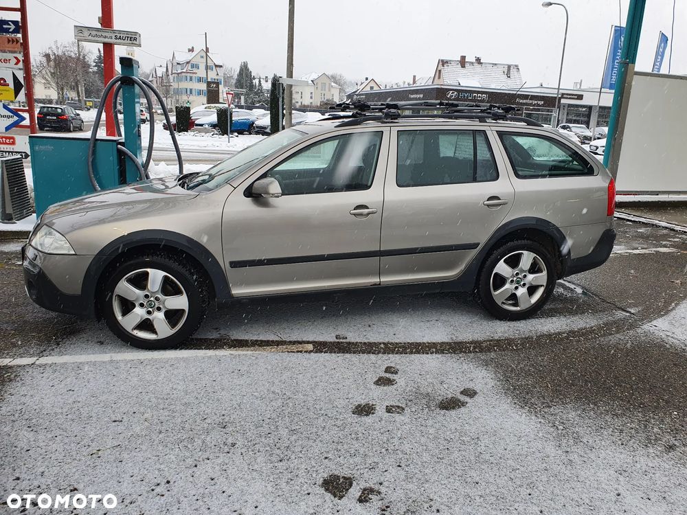 Skoda Octavia 2.0 FSI Scout 4x4 - 4