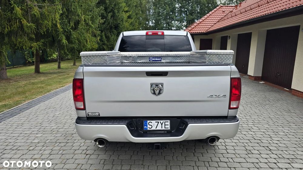 Dodge RAM - 8