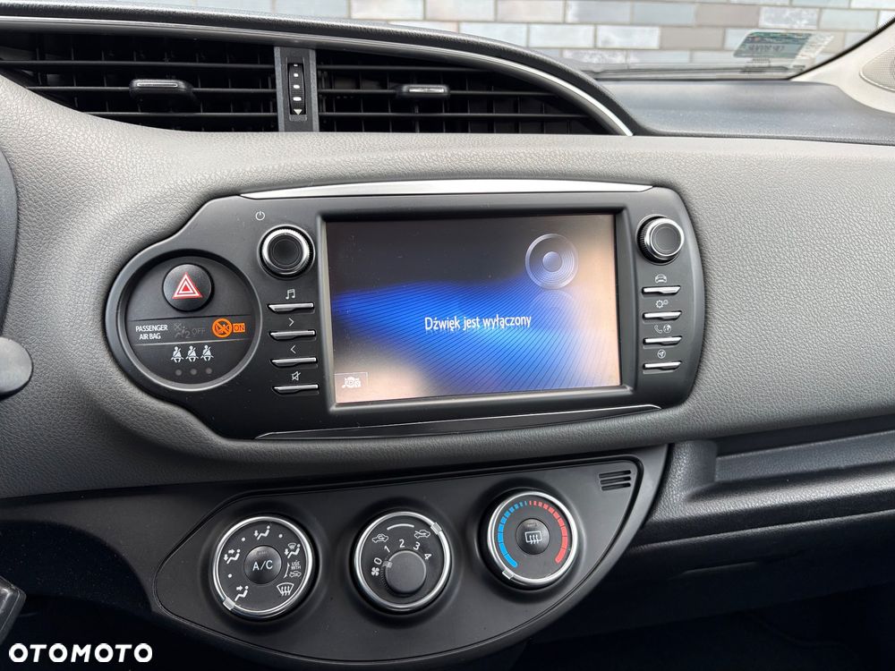 Toyota Yaris 1.5 Dynamic CVT - 11